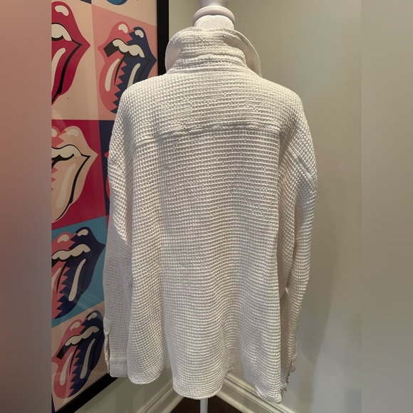 DONNI. WAFFLE BUTTON DOWN - POWDER WHITE - Picture 4 of 5